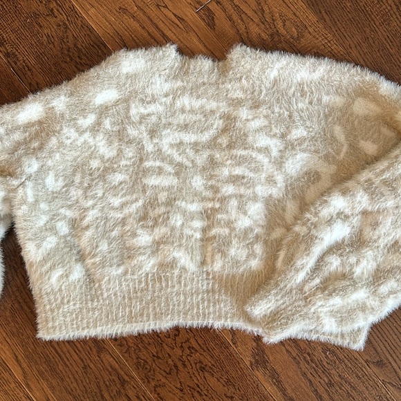 Soft, plush opened front sweater - Picture 8 of 8